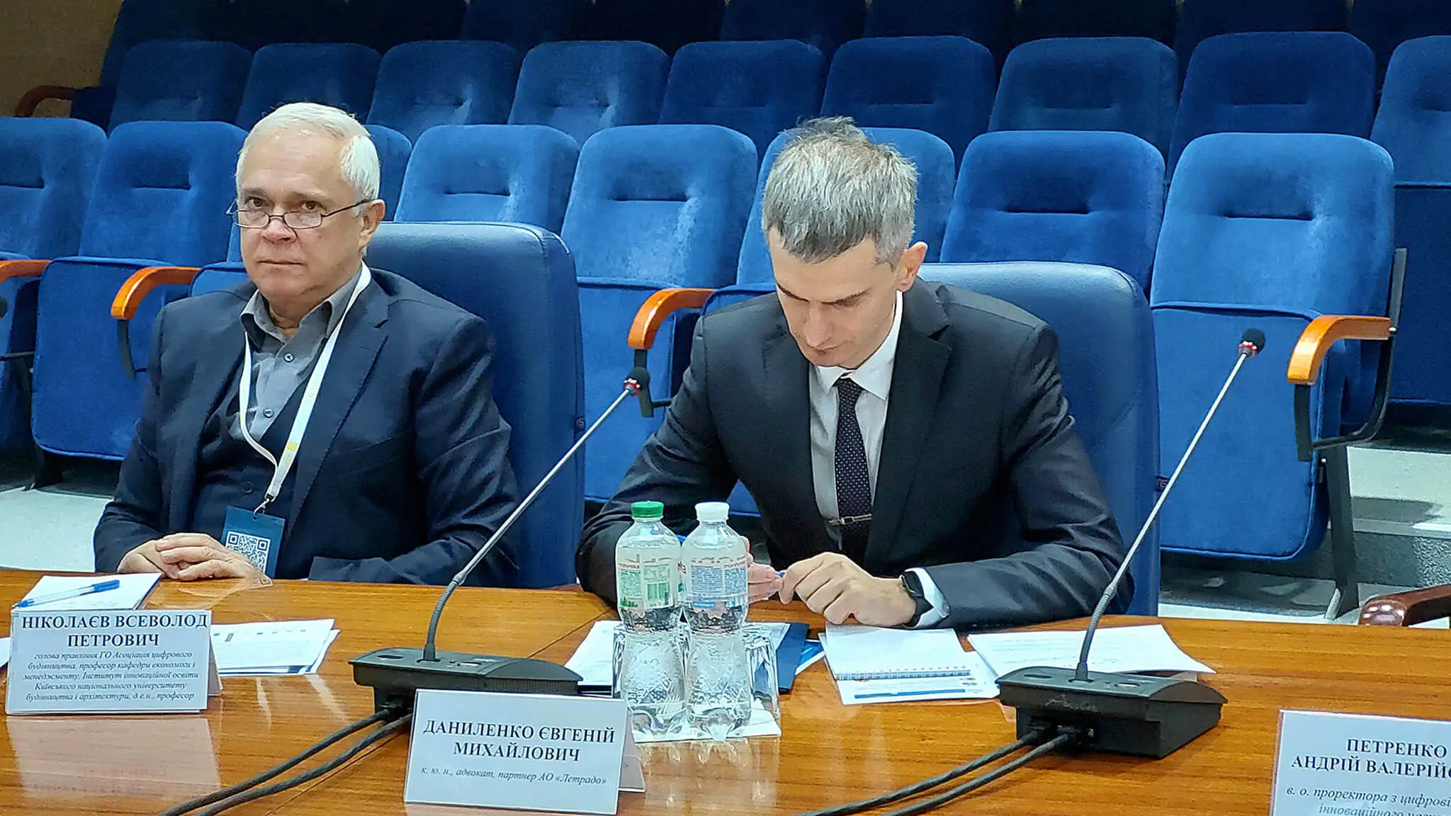 Адвокат Евгений Даниленко готовится к выступлению